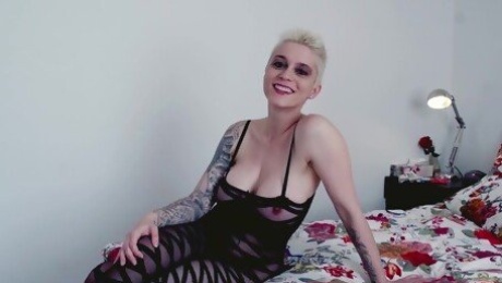 Homemade video of horny blonde Mila Milan giving a sloppy BJ