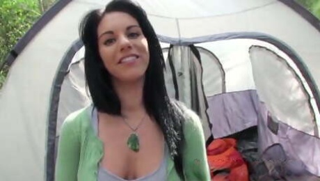 Camping girls like Bella Reese are so easy - MOFOS