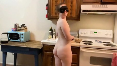 Straight Girl Talks Gay Porn and Makes Soup! Naked in the Kitchen Episode 61