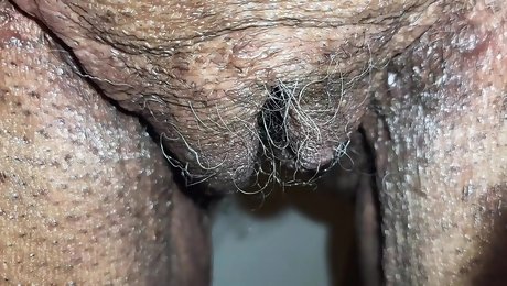 Piss & Wipe Pussy With My Dirty Panties