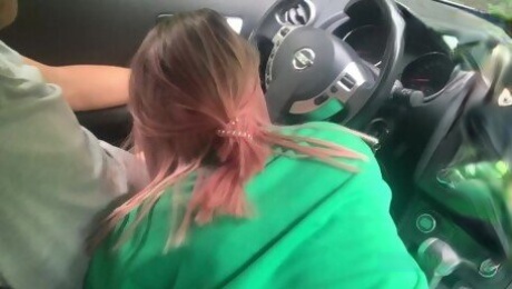 Stepsister makes a blowjob in the car when we were left alone